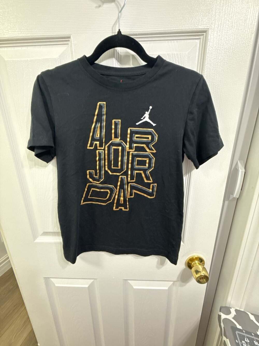 Jordan Boys 23 Gold Line Short Sleeve T-Shirt Black Size L 12-13 Years